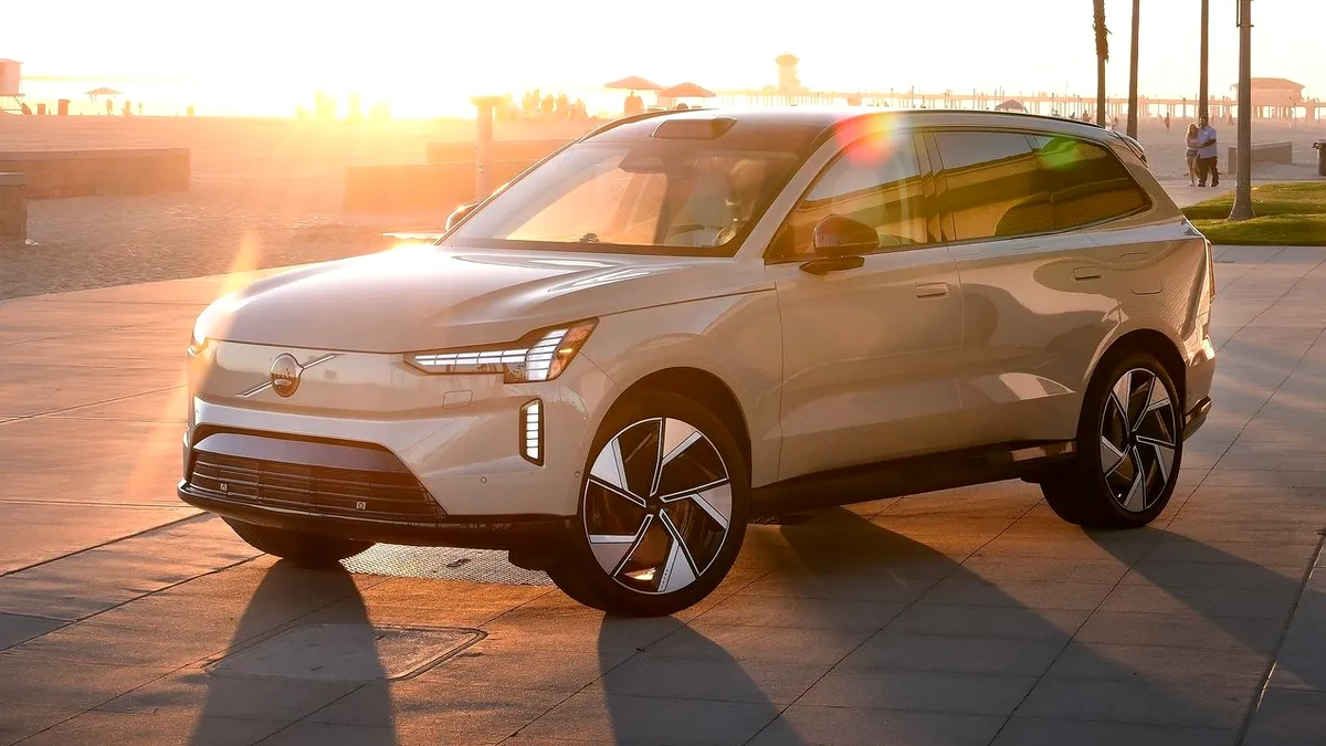 Volvo recheamă în service peste 400.000 de automobile. Care este cauza?