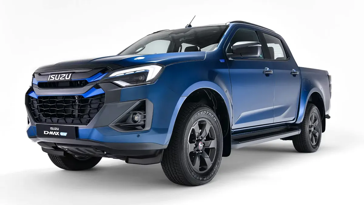 Isuzu prezintă camioneta care are atașate panouri fotovoltaice. La ce ajută acestea?