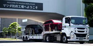 Mazda va folosi motorina regenerabilă drept combustibil pentru camioanele care livrează mașinile finite 