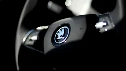 Primele imagini cu interiorul viitoarei Skoda Octavia EV. Conceptul debutează la Munchen