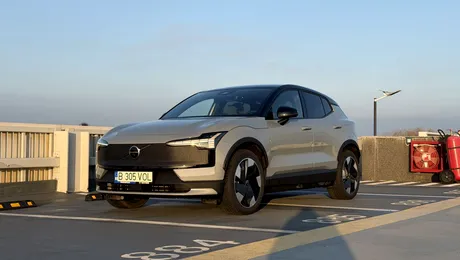 Risc de incendiu pentru mașinile Volvo EX30 cu baterii mari. Proprietarii sunt avertizați să nu lase vehciulele la încărcat nesupravegheate