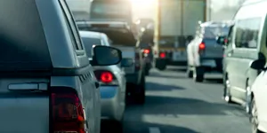2025: Cum funcționează „regula fermoarului”. Ești obligat să permiți intrarea celui din dreapta?