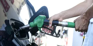 De la 1 august, benzina și motorina se vor apropia de 8 lei/litru. Prețuri majorate semnificativ din cauza accizelor