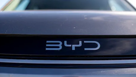 Doi producători chinezi intenționează să construiască o mare rețea de dealeri în America de Nord