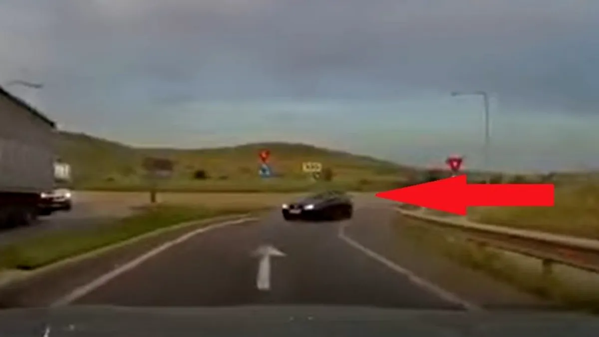 Mașină filmată pe contrasens pe autostrada A3