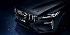 <span class='prepend'>Foto |</span> Brandul Volga s-a relansat în Rusia! Modelul K50 este produs de Geely într-o fostă fabrică Volkswagen