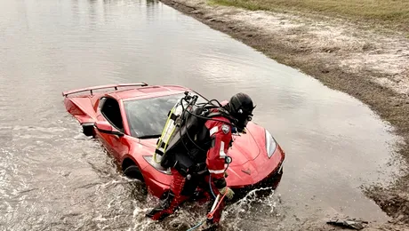 Un american a uitat un Chevrolet Corvette într-un lac. Cum a ajuns mașina să fie scufundată