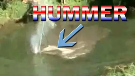 Hummer sub apă