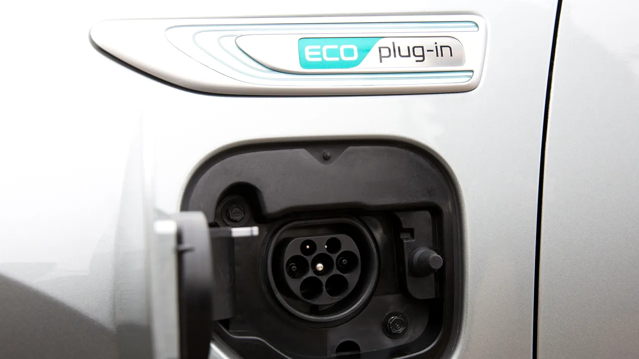 426-hybrid-and-electric-cars-are-just-as-bad-for-the-environment-rep 