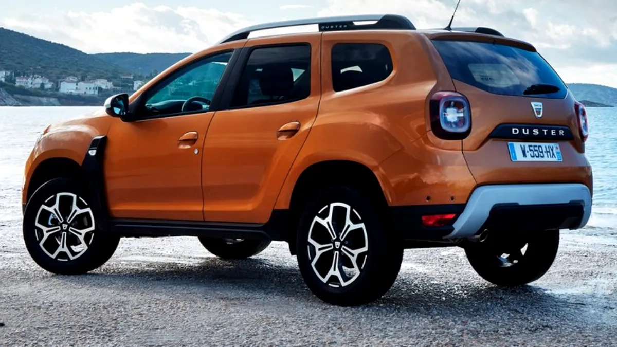 Un bărbat și-a transformat Dusterul în locuință după ce s-a îmbolnăvit de COVID-19