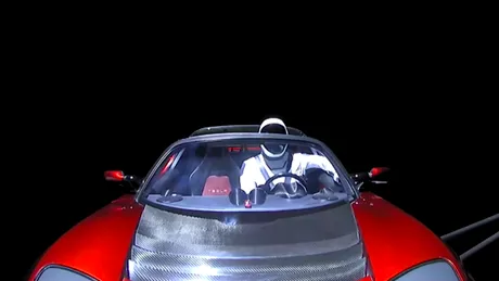 Roadster-ul lui Elon Musk a parcurs aproape 3,2 MLD. km în spațiu