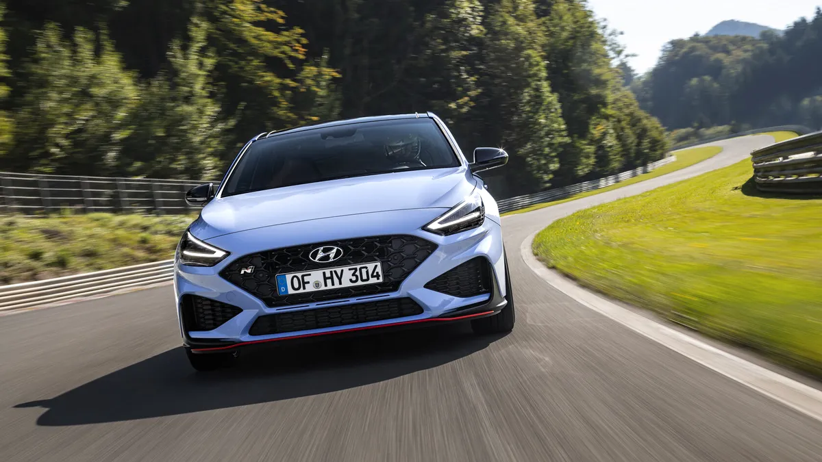 Hyundai prezintă noul i30 N. Modelul continuă povestea de succes a diviziei de performanță Hyundai N