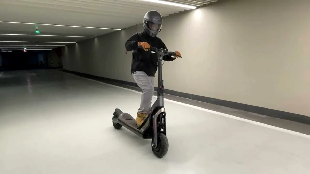 Segway vrea ca trotineta ta electrică să sune ca un Ferrari V12