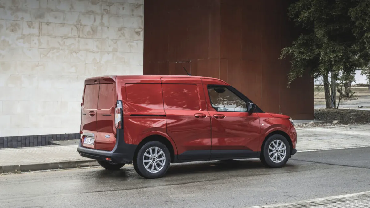 Noul Ford Transit Courier: Van-ul bun la toate, produs la Craiova - VIDEO