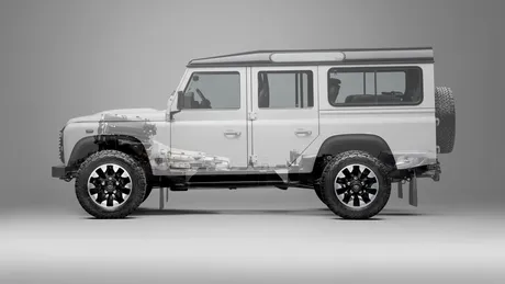 Land Rover transformă clasicul Defender printr-un program de conversie limitat la 4 ani de producție. Clienții pot alege un V8 modern pentru modelul legendar