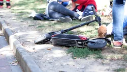 Bărbat de 45 de ani, mort după ce ar fi căzut cu trotineta pe pista de biciclete din zona Năvodari