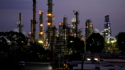 Aramco închide una dintre cele mai mari rafinării din lume, pe fondul unui atac cu drone! Gigantul a alimentat Dacia în Dakar 2026