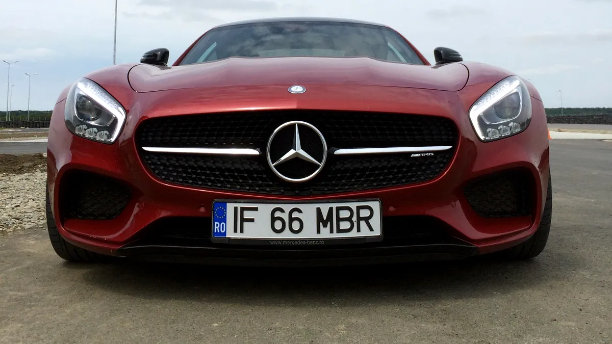 Ziua în care mi-am dorit ca pe Pământ să existăm doar eu şi Mercedes-AMG GT S