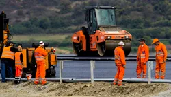 România păstrează 4,7 miliarde de euro, bani din PNRR, pentru autostrăzi și căi ferate
