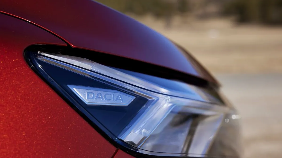 Care va fi prima mașină Dacia dotată cu motorizare full hibridă și când apare pe piață - VIDEO
