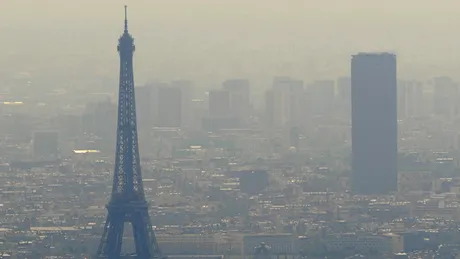 Poluarea din Paris atrage măsuri à la Ceauşescu din partea autorităţilor