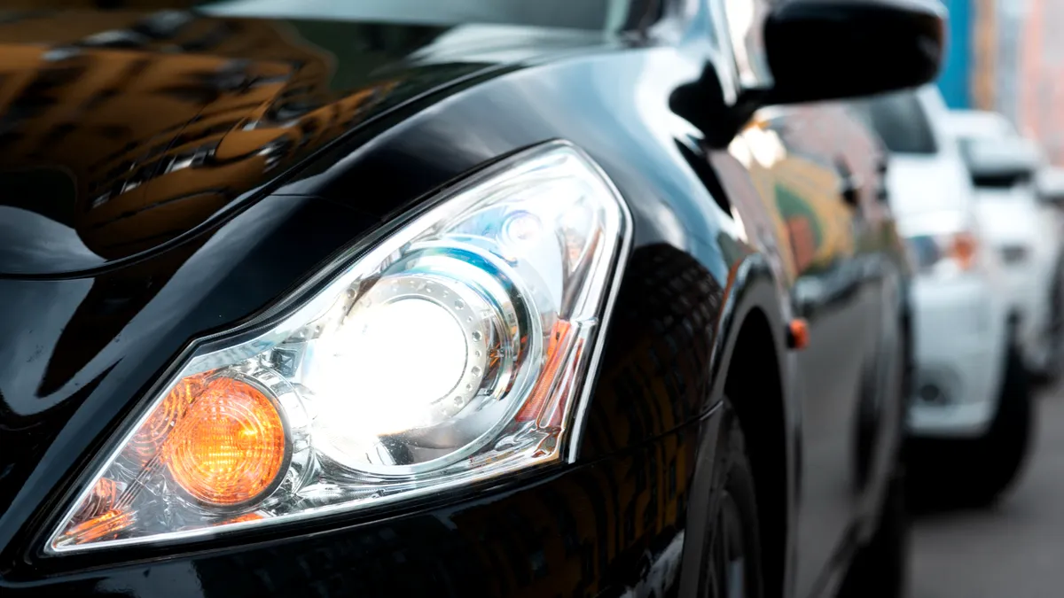 Când se pun avariile: Varianta legală, conform Codului Rutier 2026 vs. „metoda românească”