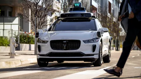 Ce mai uită lumea în robotaxi-uri? De la jucării, la bile de bowling