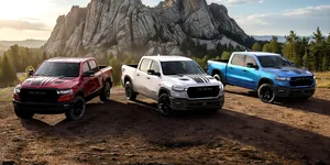 <span class='prepend'>Foto</span> | Ram sărbătorește ziua Americii cu trei camionete speciale, disponibile doar în roșu, alb și albastru