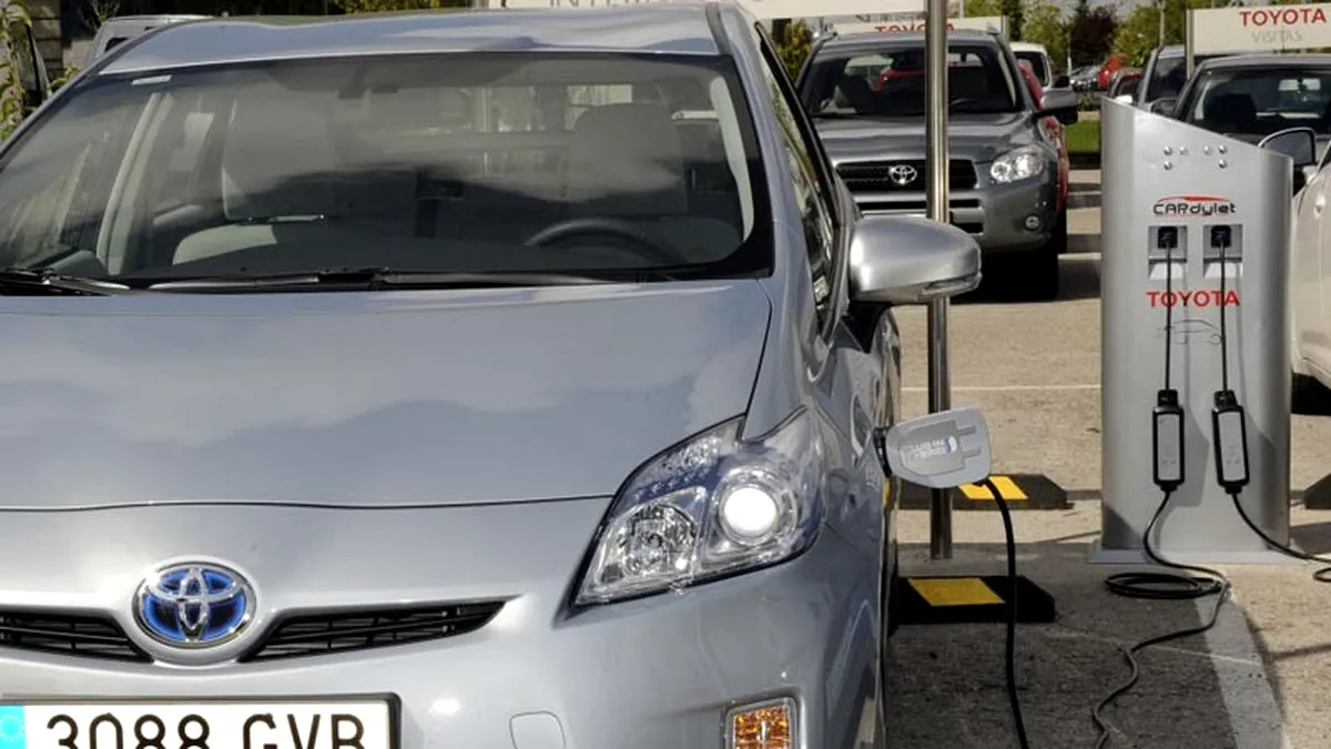 Toyota Prius Plug-in Hybrid - mai eficientă cu 27% decât un diesel