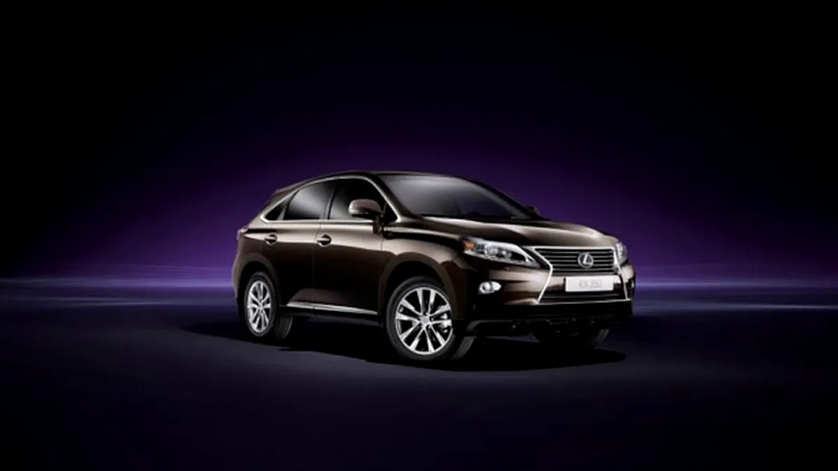 Primele poze cu faceliftul lui Lexus RX - vine la Geneva 2012