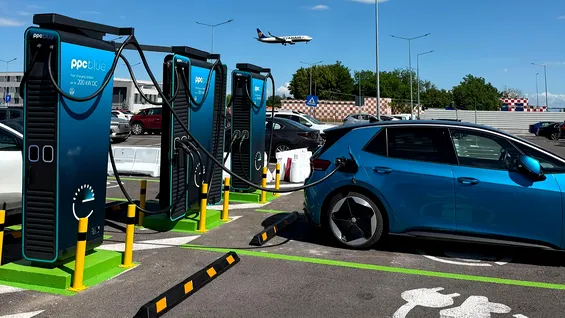 Aeroportul Otopeni are de acum șapte stații de încărcare ultra-rapide pentru vehiculele electrice