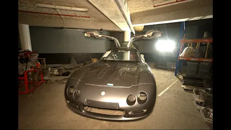 Colecție valoroasă de mașini descoperită într-un garaj subteran - FOTO