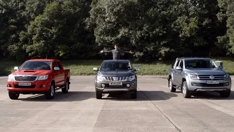 Liniuţă pe şosea şi în off-road cu Mitsubishi L200, Volkswagen Amarok şi Toyota Hilux [VIDEO]