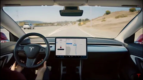 Elon Musk a prezentat tehnologia primei maşini complet autonome din lume - VIDEO