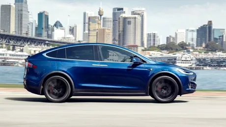 Tesla, primul producător auto care și-a dizolvat departamentul de relații publice