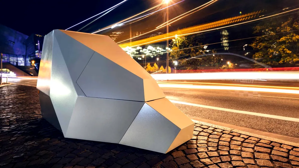 Cine zice că radarele fixe trebuie să fie banale? Aceste „camere Cybertruck” dau amenzi de 1.000$