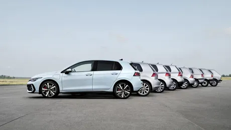 La mulți ani, Volkswagen Golf! Modelul german aniversează 50 de ani