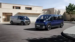 <span class='prepend'>Foto |</span> Kia lansează PV7, al doilea model din gama sa de autoutilitare electrice. Rivalul pentru Renault Trafic E-Tech. disponibil în două versiuni: Passenger și Cargo