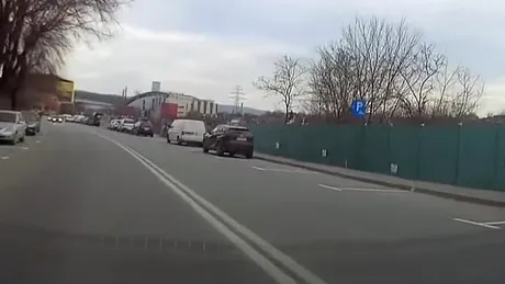 Ce se întâmplă dacă depășești pe linie dublă continuă ca să eviți un accident | VIDEO
