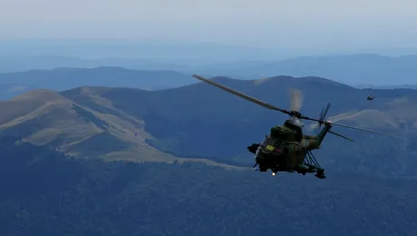 Spectacol aviatic pe cerul Bucegilor: Ediția a III-a a „Spotters Day” aduce aeronavele militare la Crucea de pe Caraiman