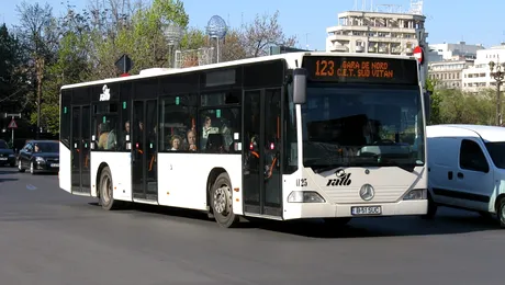<span class='prepend'>Foto |</span> Autobuzele Mercedes Citaro străbat Bucureștiul de 20 de ani. Primul a ieșit pe traseu pe linia 131 