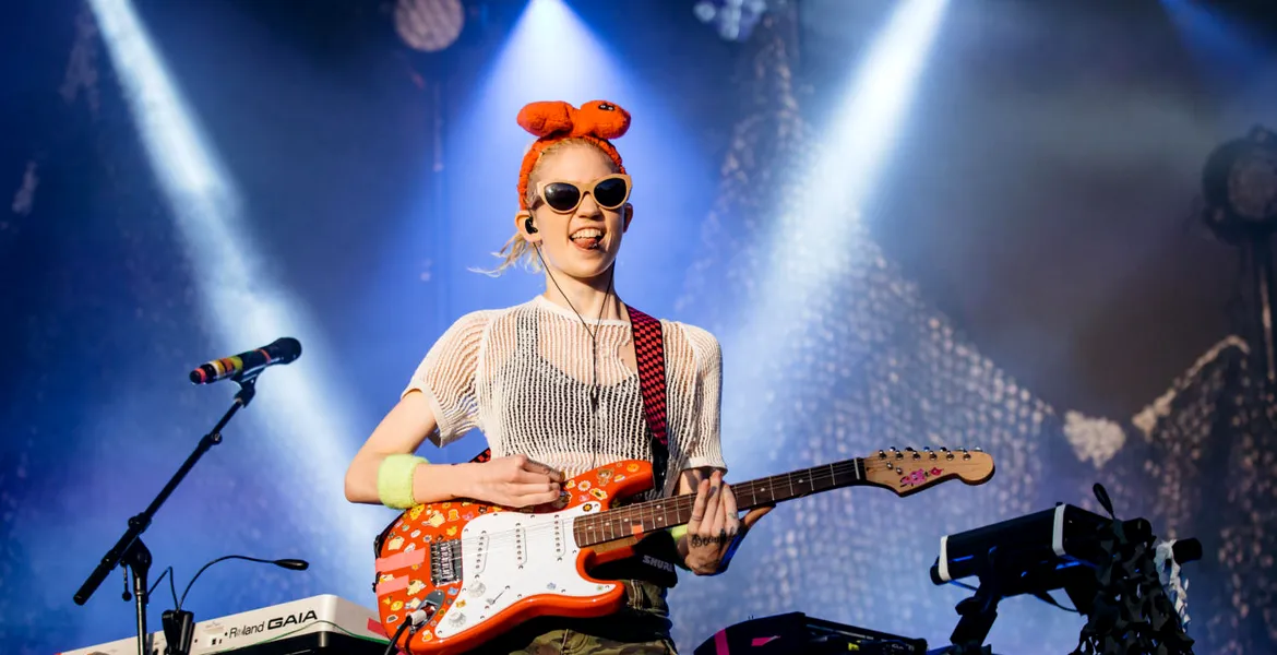 Grimes are 30 de ani şi l-a cucerit pe omul care a revoluţionat maşinile