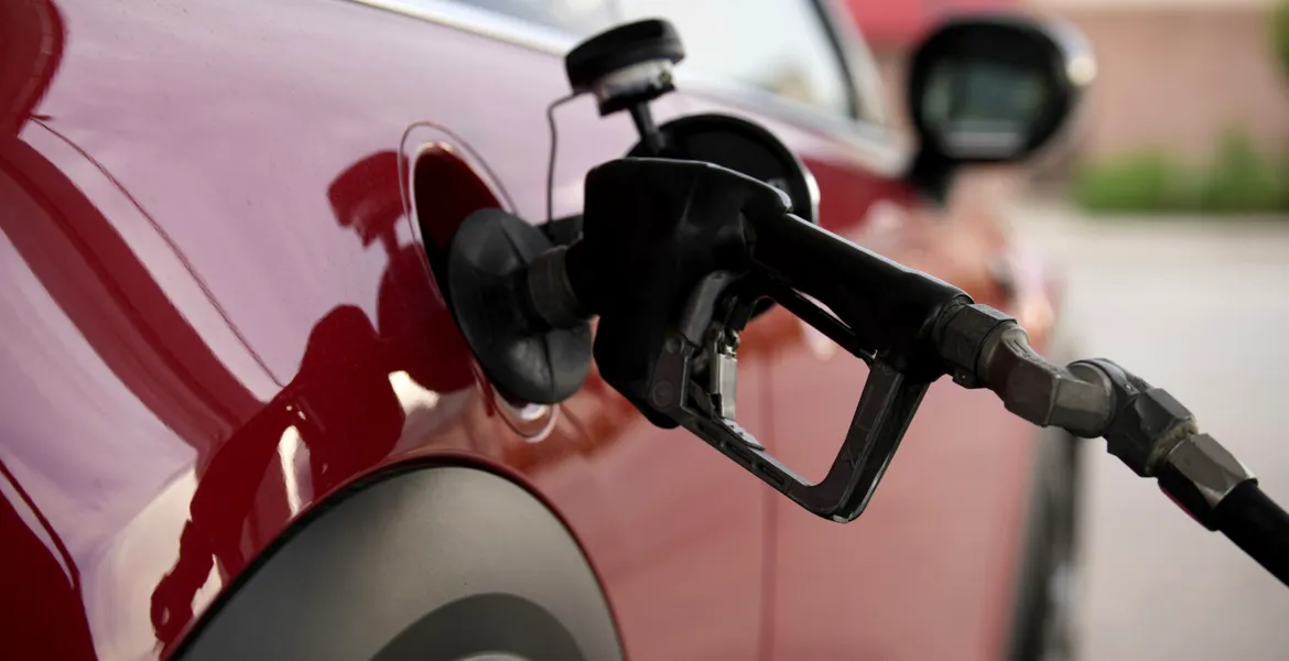 Aditivii de motor funcționează cu adevărat sau sunt doar o risipă de bani?