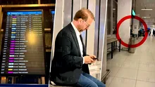 Dominic Fritz, surprins de Gândul pe aeroportul Otopeni, îngândurat și cu ochii în telefon, la câteva momente după decizia Curții Supreme de conflict de interese și la un pas să piardă mandatul de primar. Unde pleacă șeful USR