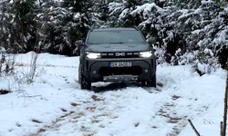 Noua Dacia Duster, testată pe zăpadă. Cât de bine se descurcă Duster III în off-road? – VIDEO