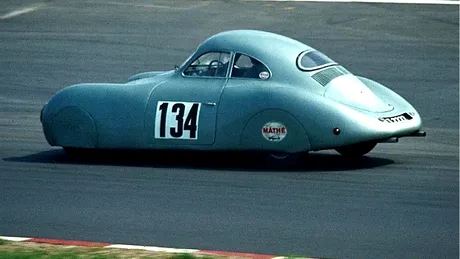 Video: Încurcătură incredibilă la o licitaţie auto. Spectaculosul Porsche Type 64 rămâne fără cumpărător!