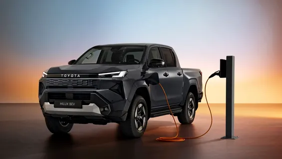 Hilux devine electric: Toyota anunță autonomie de 240 km și planuri pentru o variantă pe hidrogen