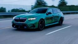 BMW testează M5 Touring în condiții de iarnă. Modelul va avea elemente de design inspirate din Neue Klasse