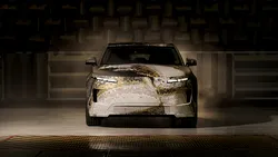 <span class='prepend'>Foto |</span> Land Rover prezintă cel de-al cincilea membru al familiei Range Rover. Ce știm până acum de Range Rover GT?