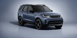 <span class='prepend'>Foto |</span> Land Rover Discovery se apropie de final de carieră, iar britanicii au lansat o nouă versiune pentru SUV-ul lor. Cu ce vine nou ediția Landmark? 